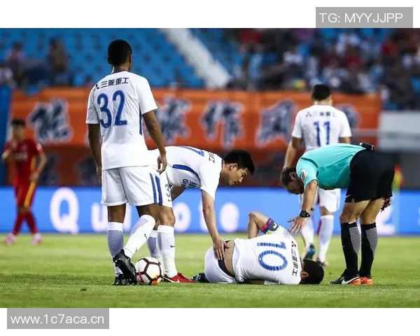 申花对上港的中超联赛激情对决